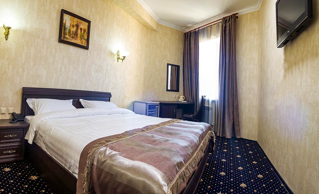 Business Hotel Europa Khabarovsk Room photo
